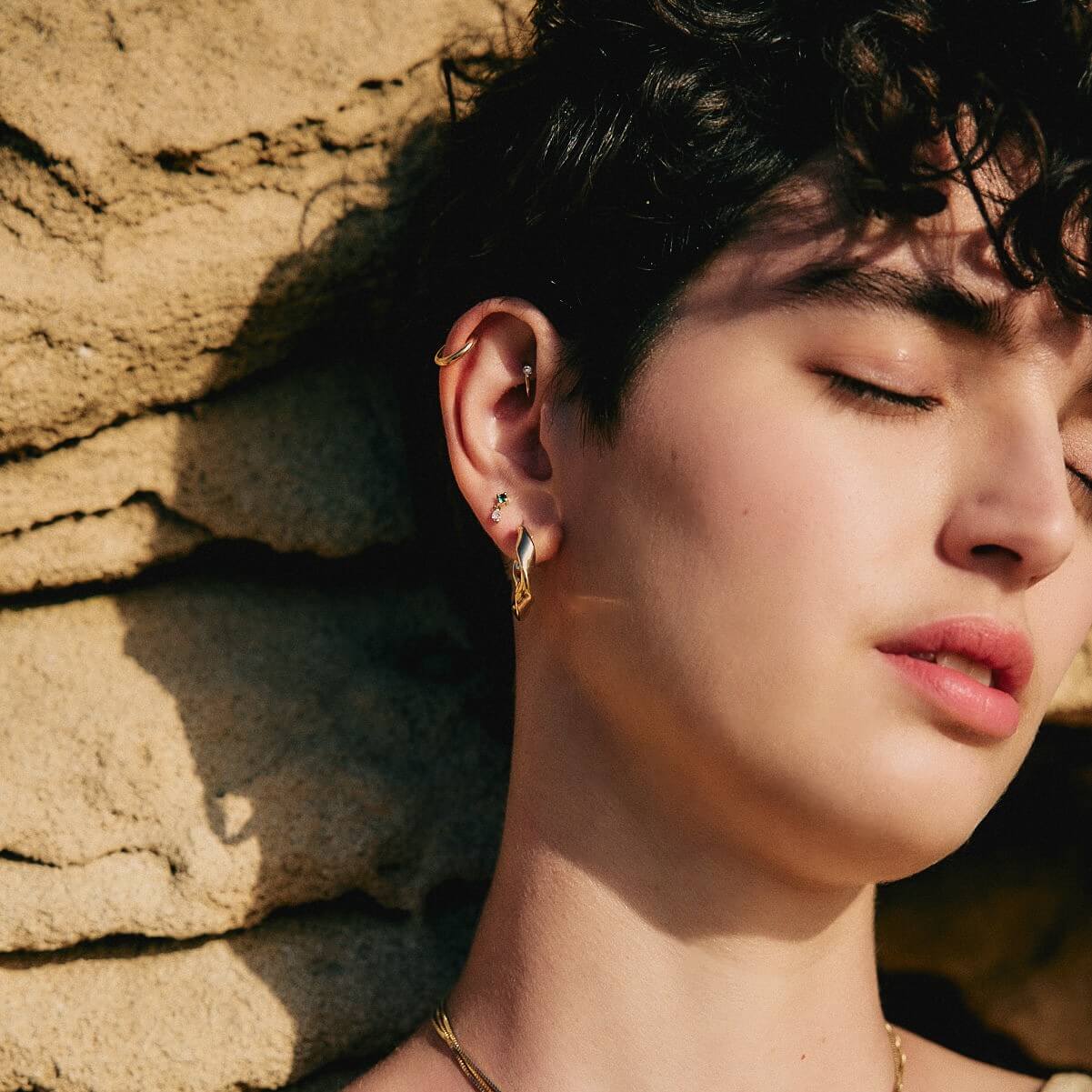 עגילי אואזיס צמודים אבן חן ויהלום מעבדה זהב 14K - Image 3