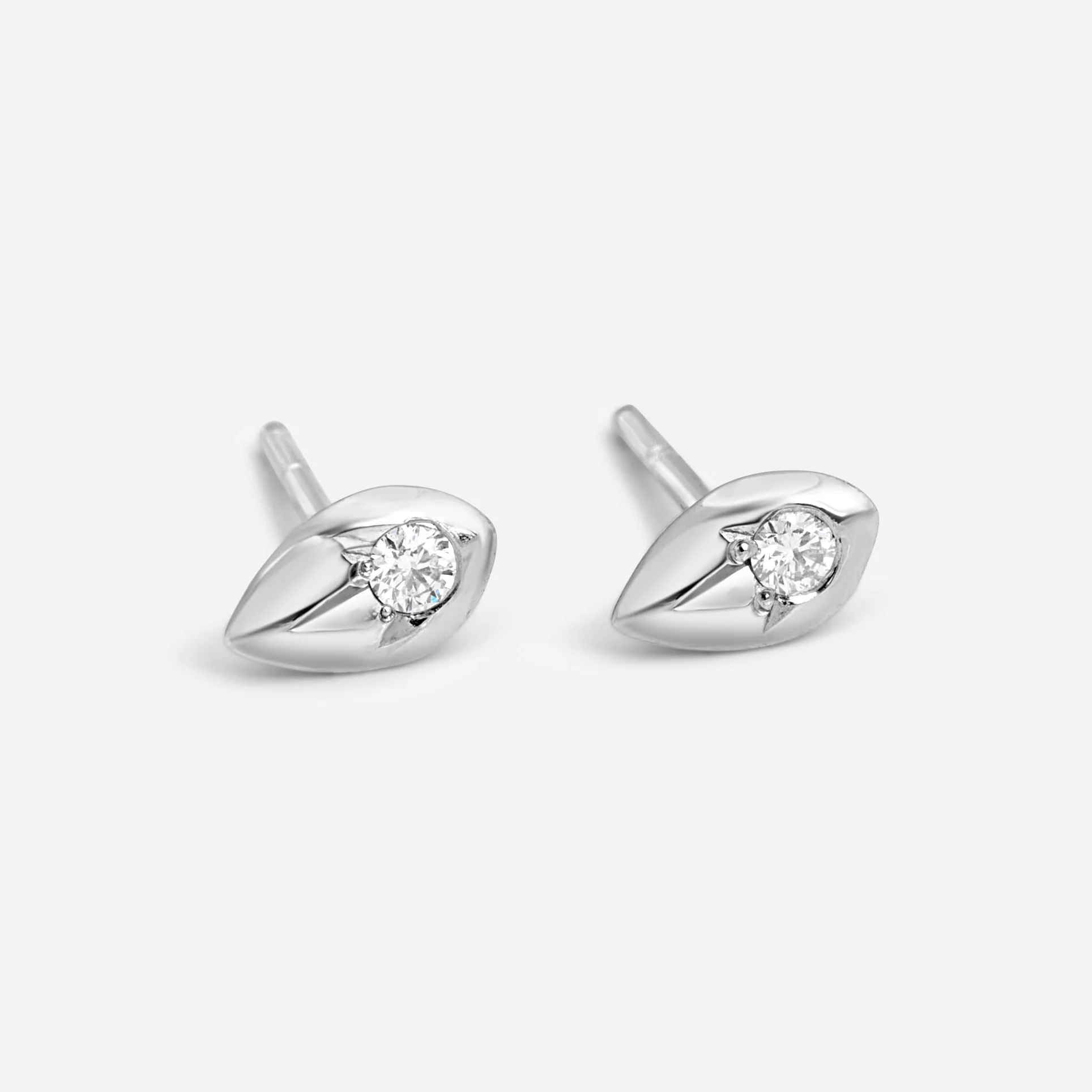 עגילי ויטה צמודים זהב 14K - Image 6